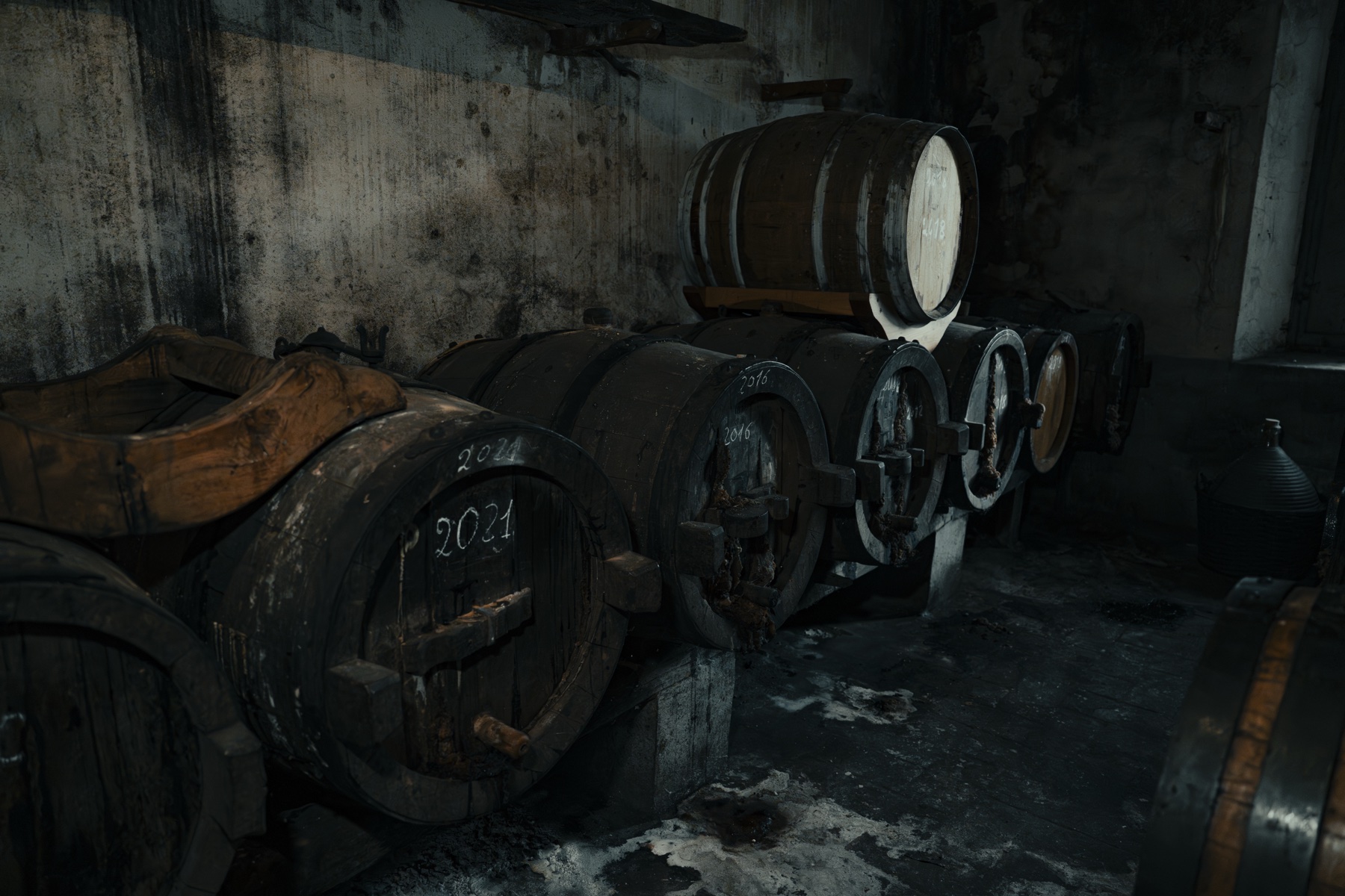 Caratelli di Vin Santo, alcuni risalenti all'Ottocento