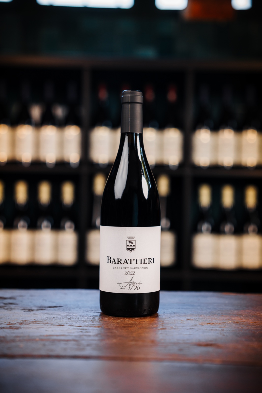 Bottiglia di Cabernet Barattieri, vino rosso, in cantina